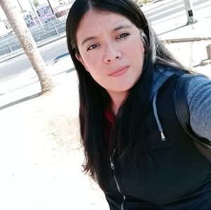 Meet your Posher, Elia